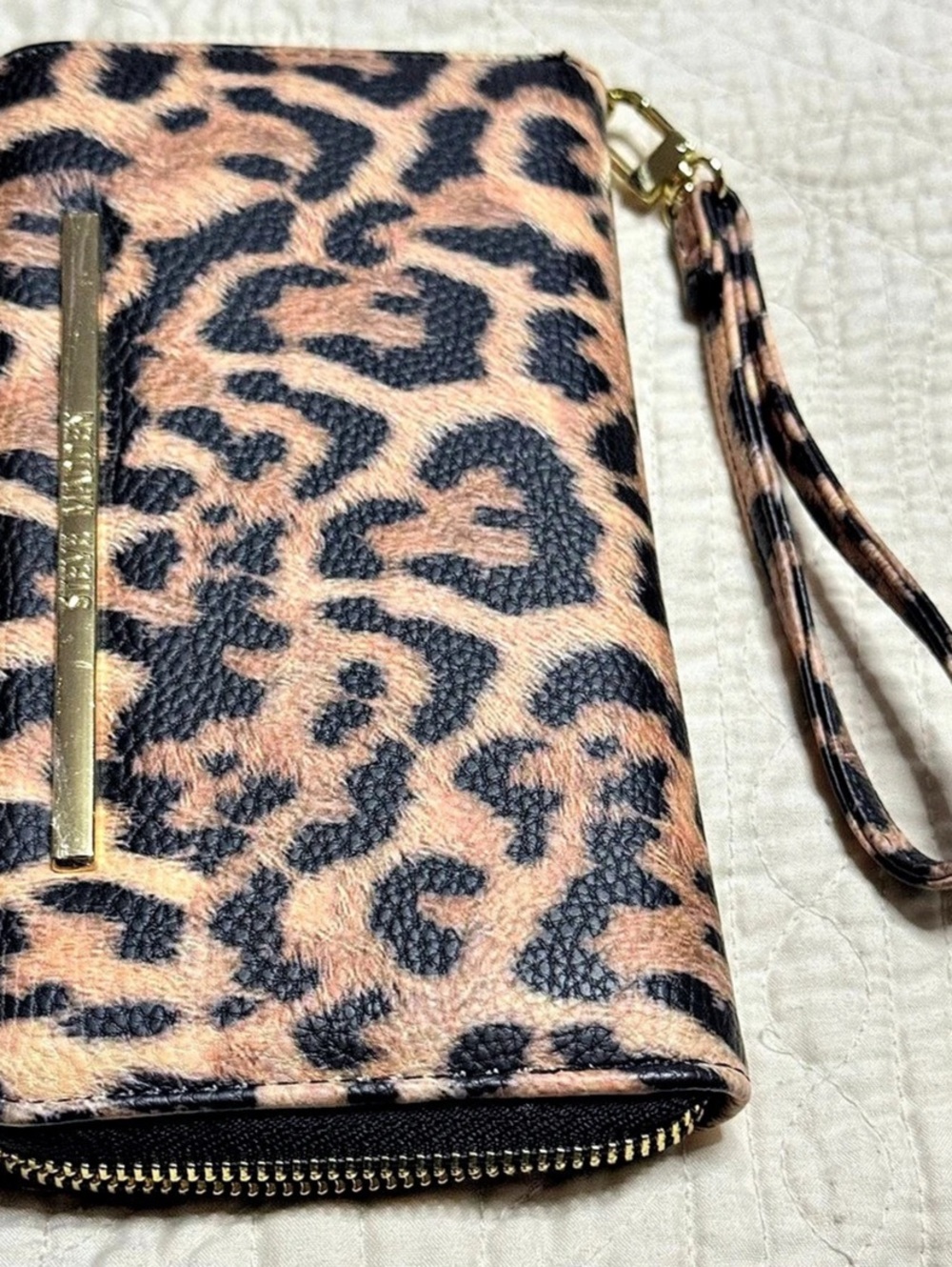 Steve Madden Leopard Print Zip Around Wristlet Wallet Brown & Black